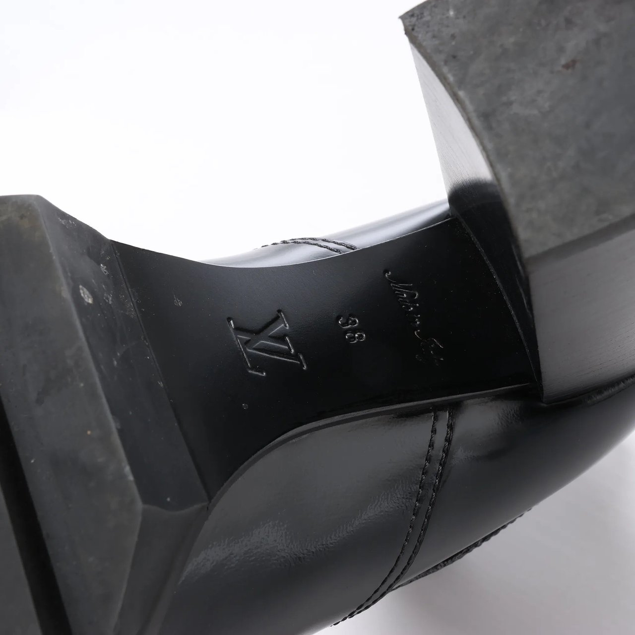 Louis Vuitton Louis Vuitton Star Trail Line 21 years Monogram Patent Leather Ankle Boots in Black MA0231, Size 38 EU Zwart