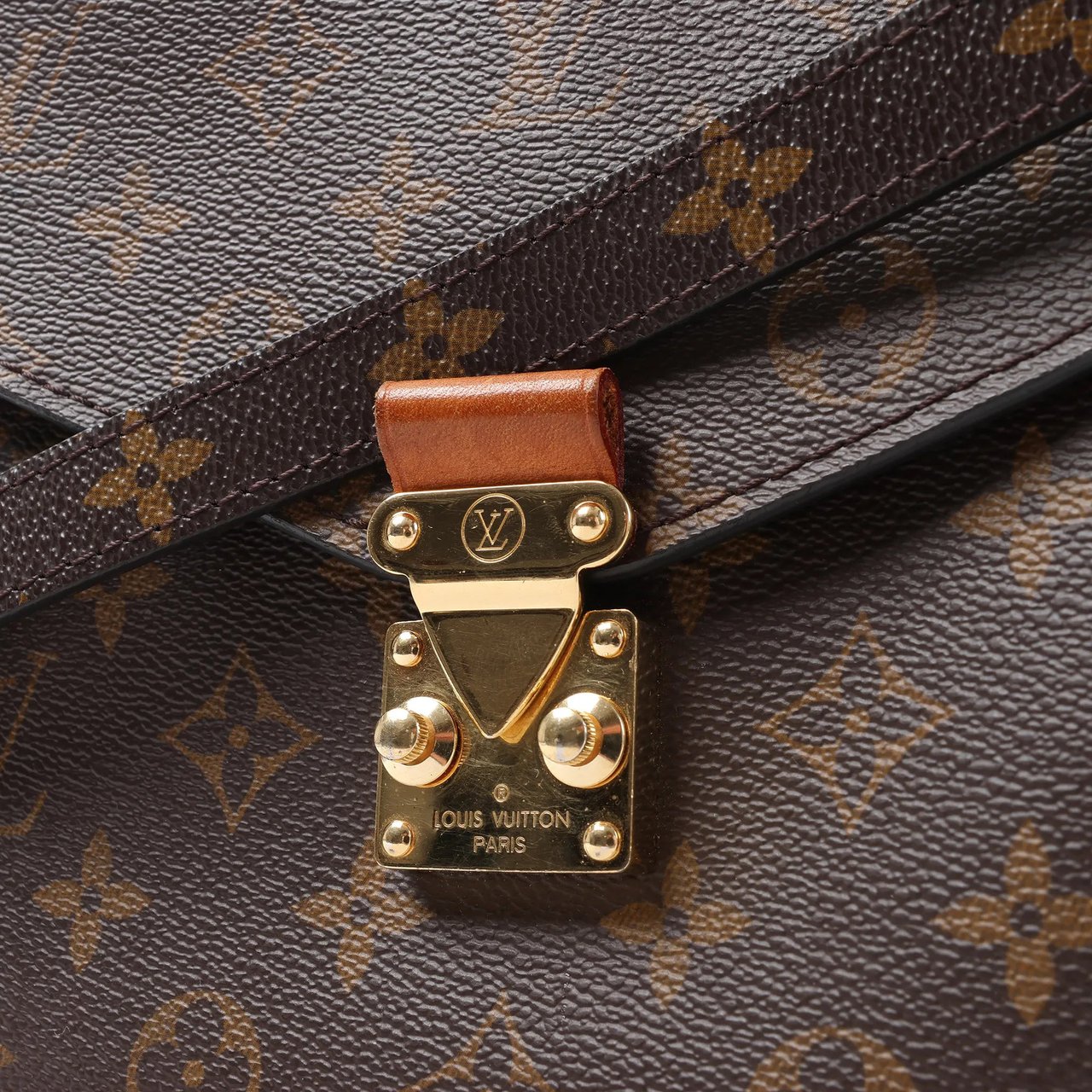 Louis Vuitton Metis MM Pochette Monogram Canvas Crossbody Bag in Brown M44875 Bruin