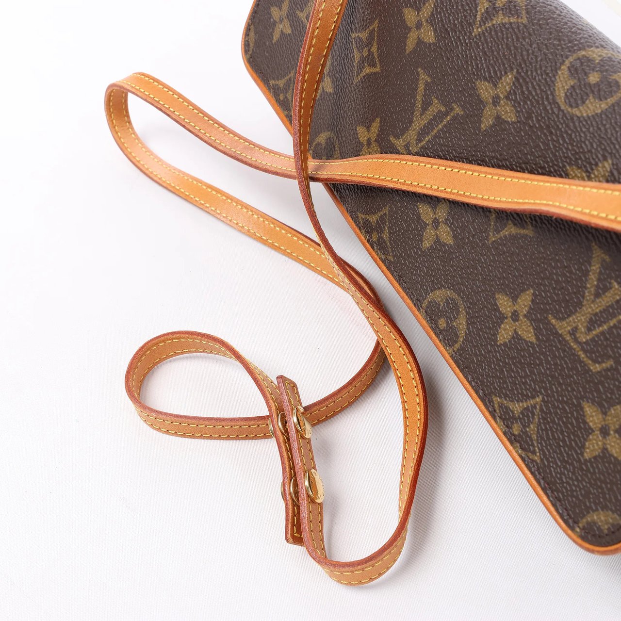 Louis Vuitton Pochette Twin GM Monogram Canvas Crossbody Bag in Brown M51852 Bruin