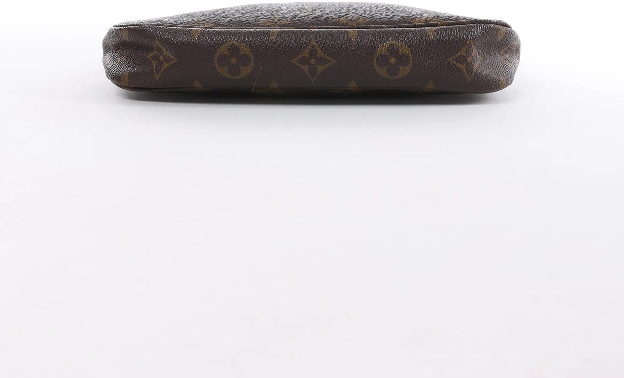 Louis Vuitton Louis Vuitton Pochette Accessoir Monogram Canvas Handbag in Brown M51980 Bruin