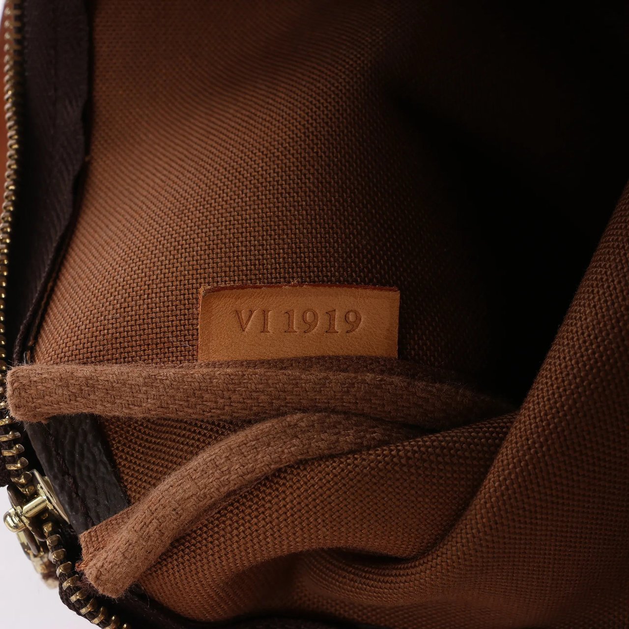 Louis Vuitton Louis Vuitton Pochette Accessoir Monogram Canvas Handbag in Brown M51980 Bruin