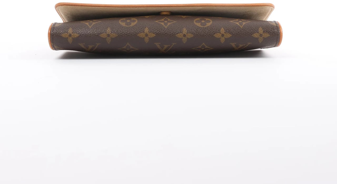 Louis Vuitton Louis Vuitton Pochette Twin GM Monogram Canvas Shoulder Bag in Brown M51852 Bruin