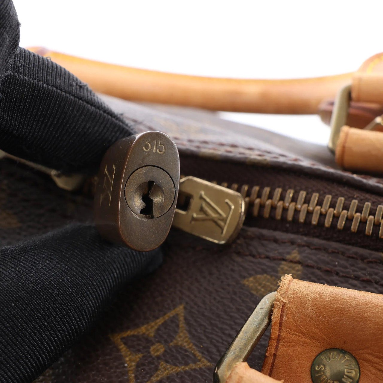 Louis Vuitton Louis Vuitton Keepall Bandoulière 60 Monogram Canvas Travel Bag in Brown M41412 Bruin