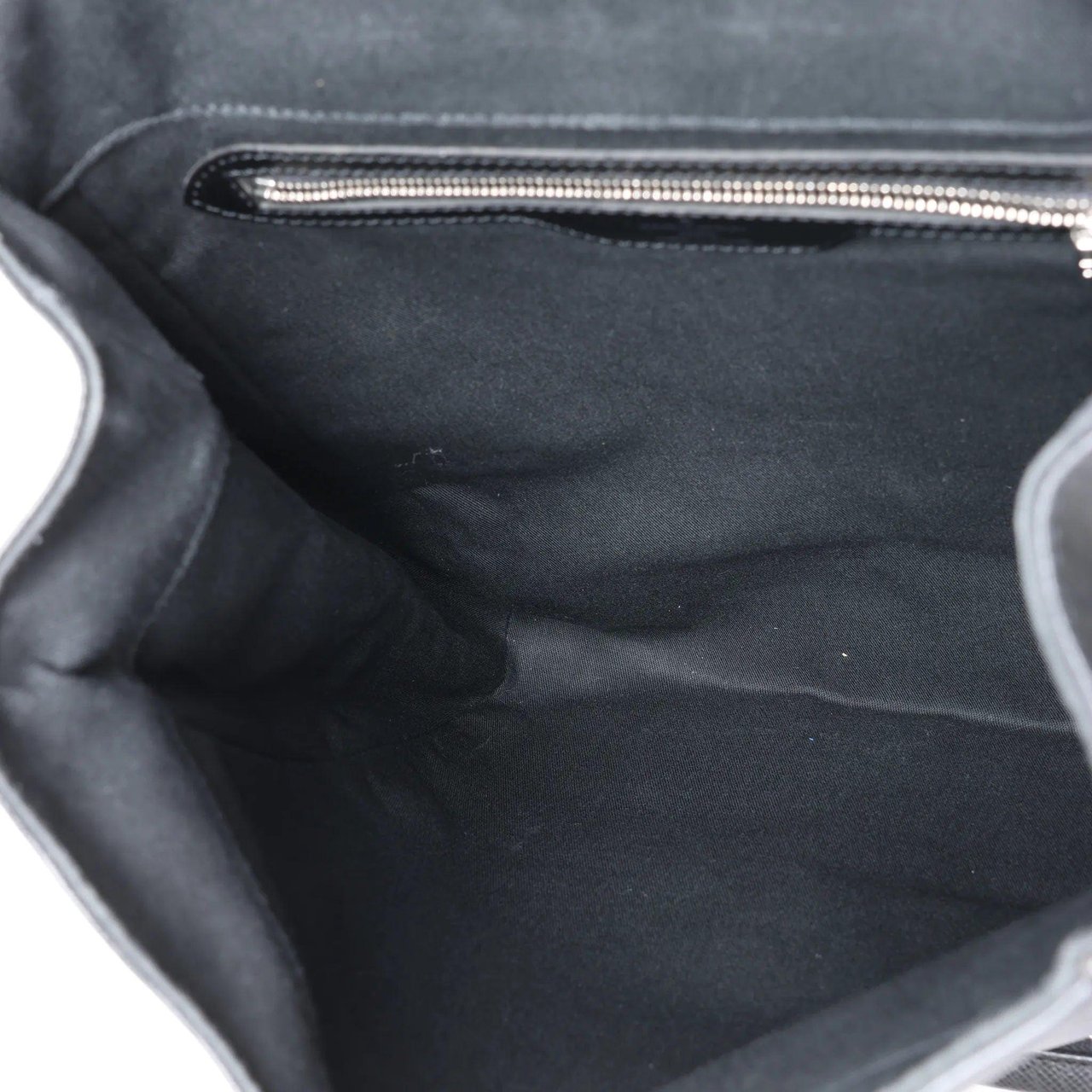 Louis Vuitton Cassiar Taiga Leather Backpack in Black M30172 Zwart