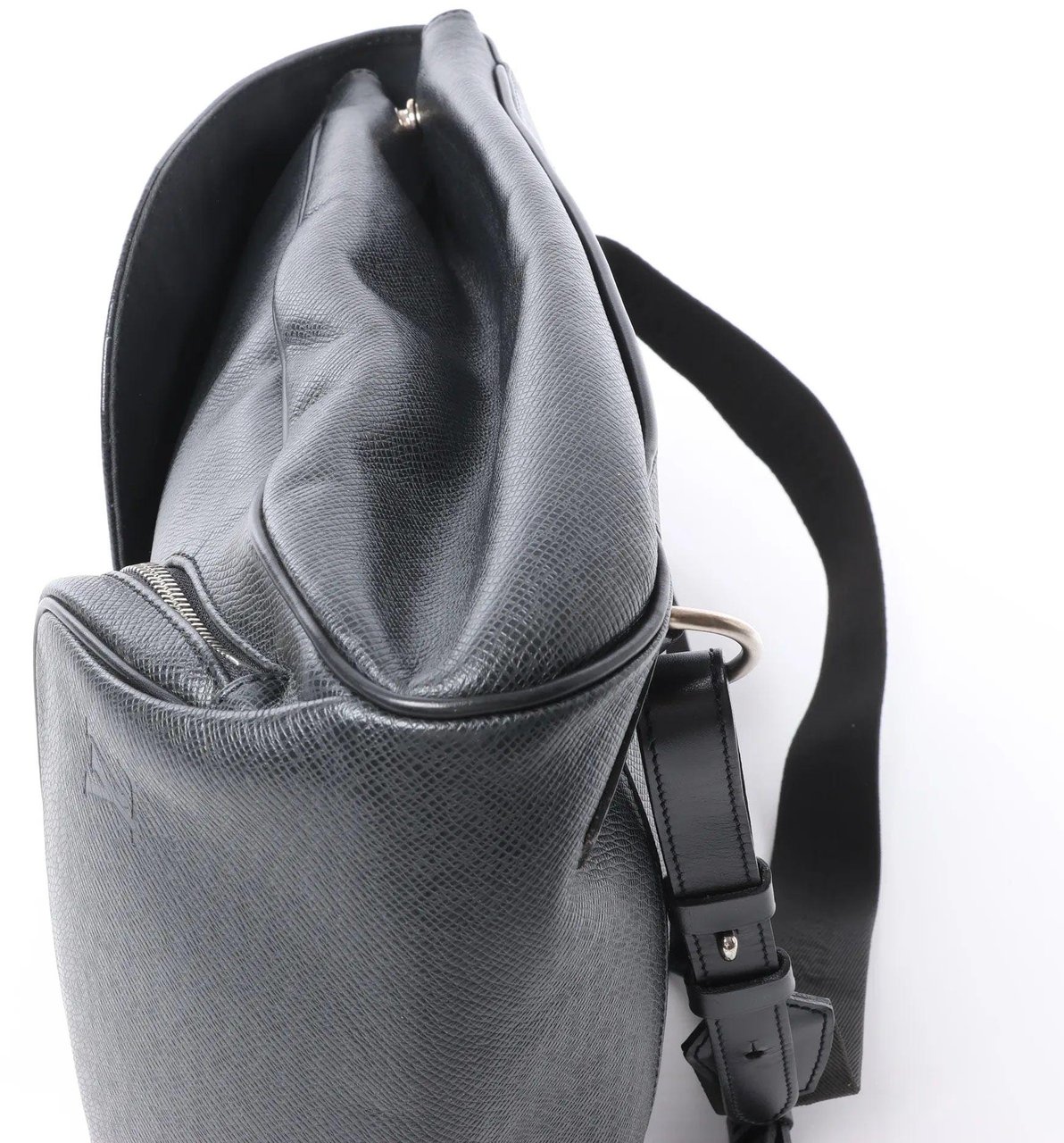 Louis Vuitton Cassiar Taiga Leather Backpack in Black M30172 Zwart