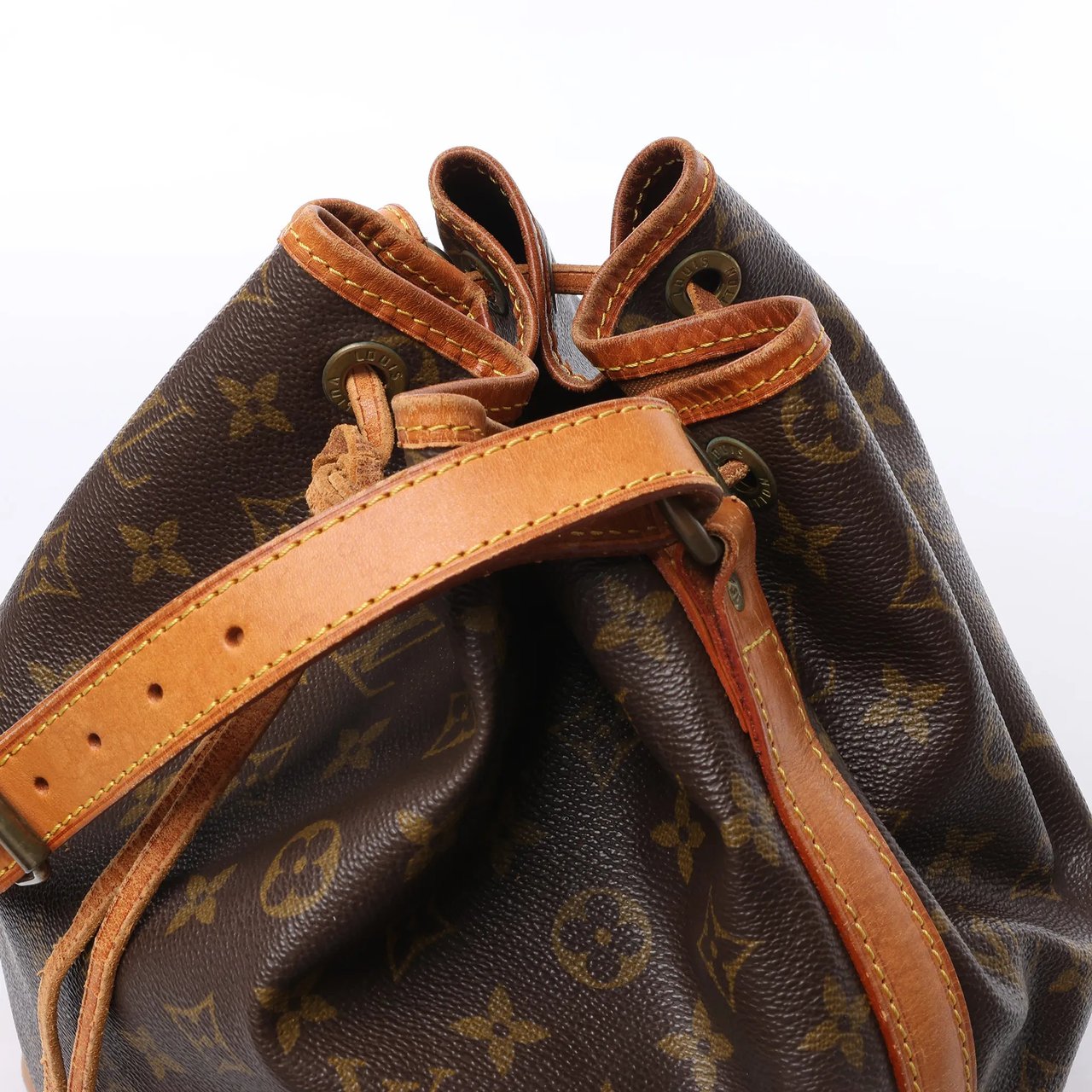 Louis Vuitton Louis Vuitton Noe Monogram Canvas Shoulder Bag in Brown M40818 Bruin