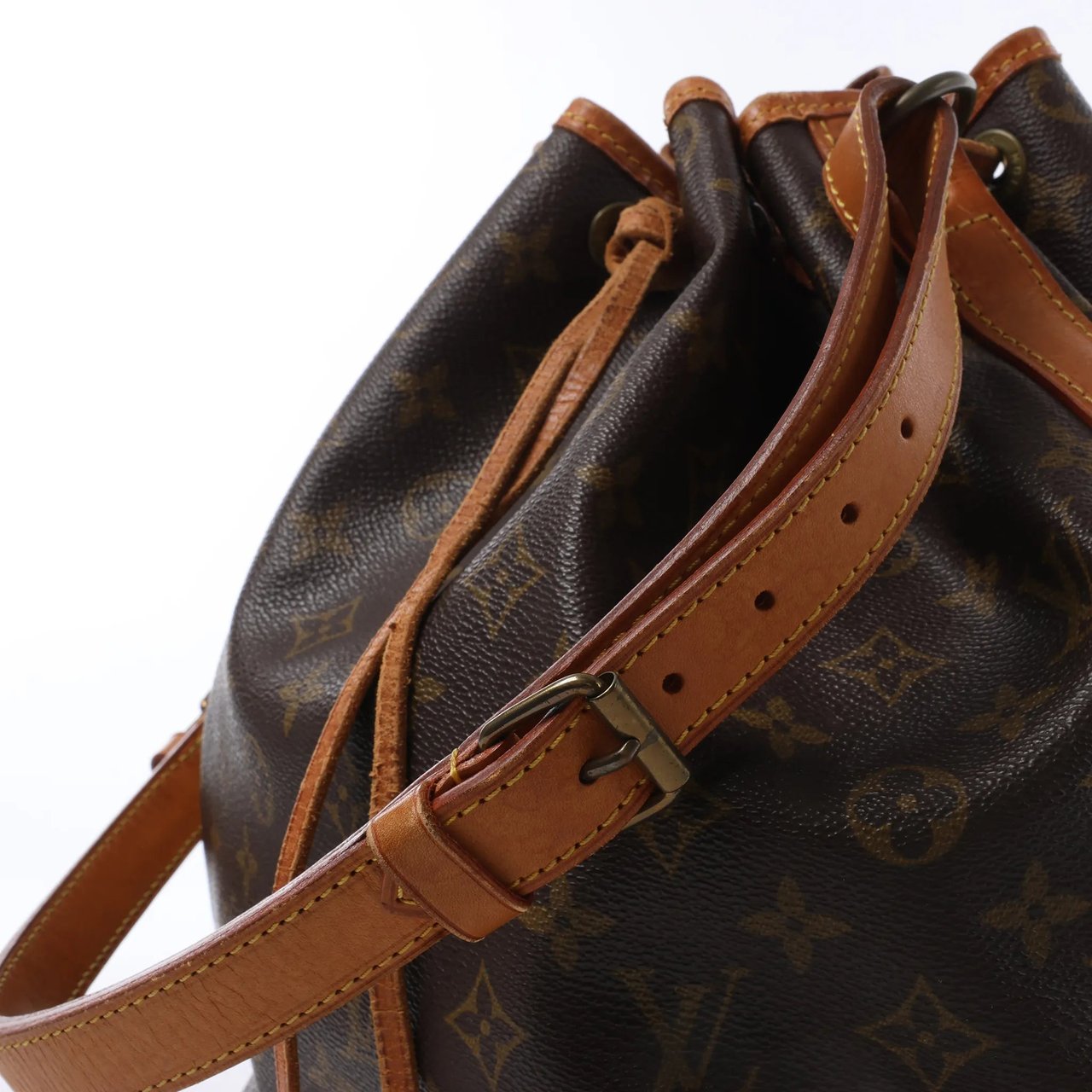 Louis Vuitton Louis Vuitton Noe Monogram Canvas Shoulder Bag in Brown M40818 Bruin