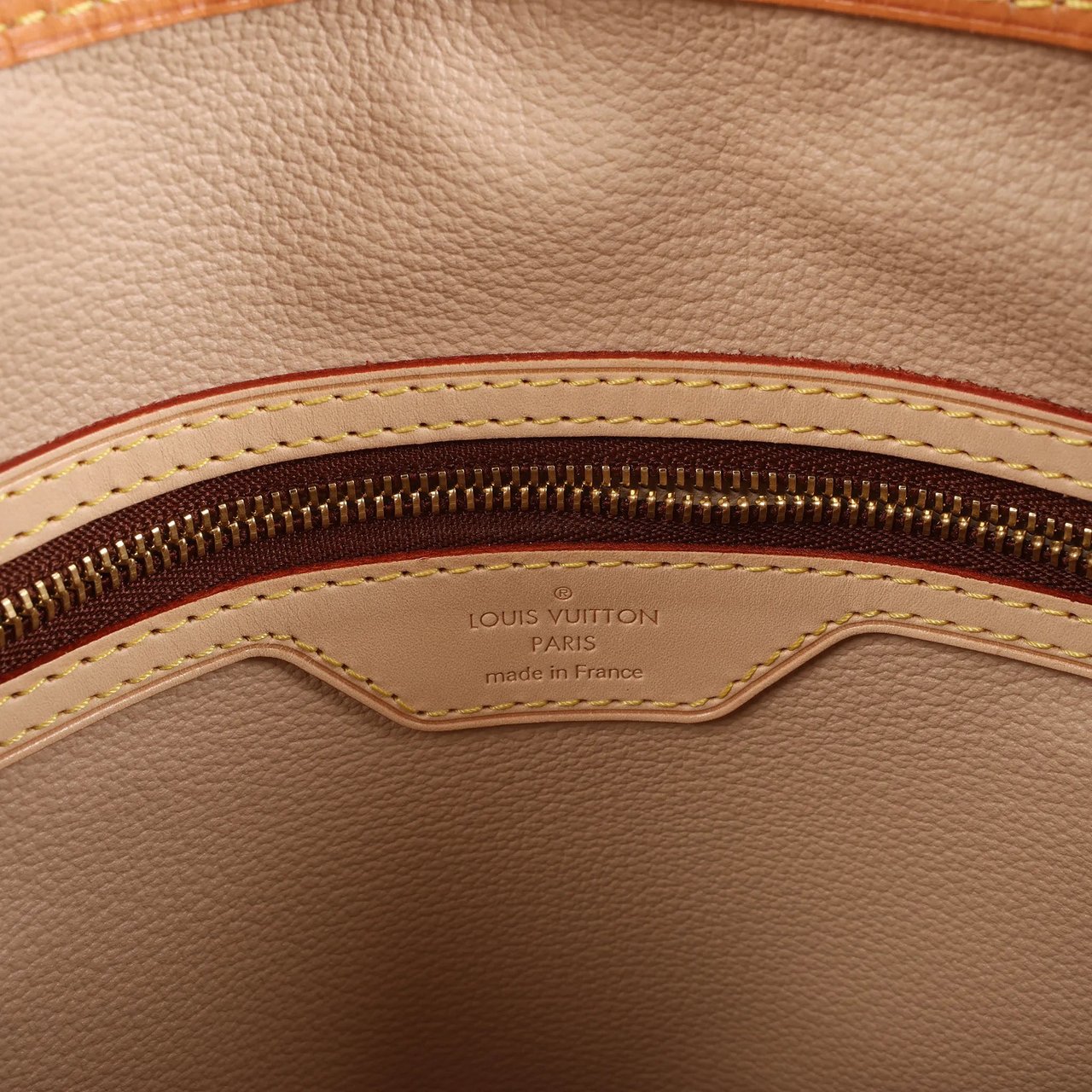 Louis Vuitton Bucket GM Monogram Canvas Shoulder Bag in Brown M42236 Bruin