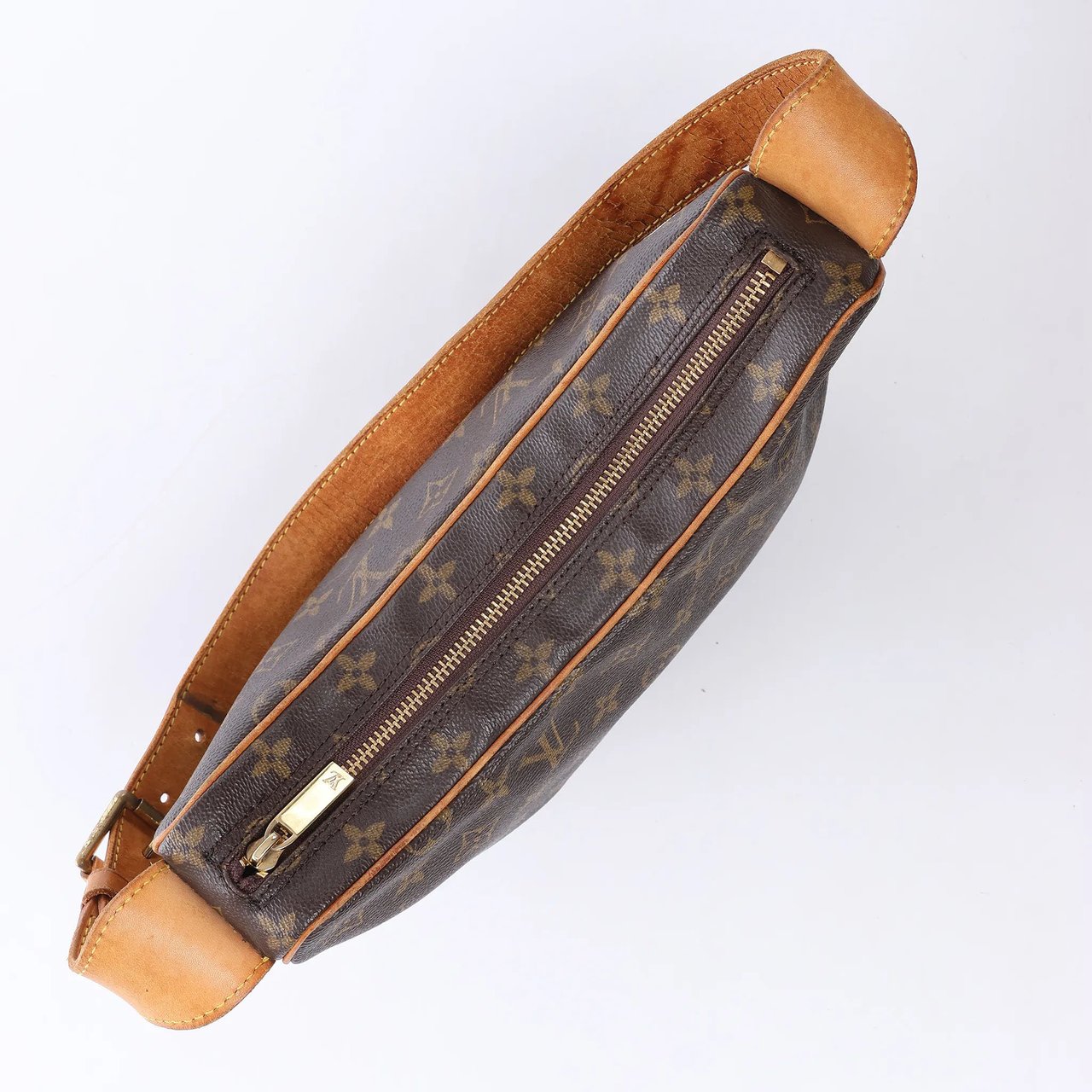 Louis Vuitton Croissant MM Monogram Shoulder Bag in Brown M51512 Bruin