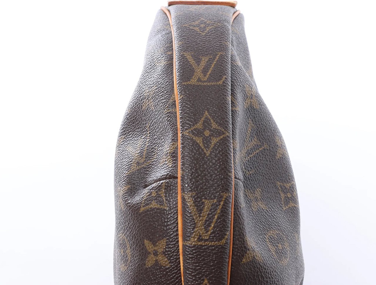 Louis Vuitton Croissant MM Monogram Shoulder Bag in Brown M51512 Bruin