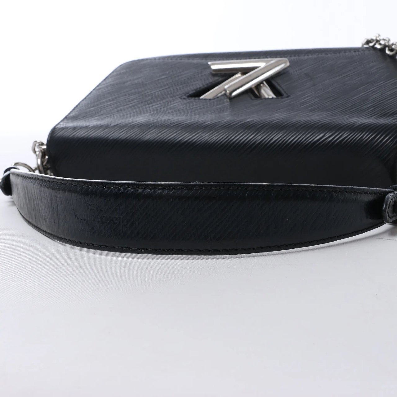 Louis Vuitton Twist MM Epi Leather Crossbody Bag in Black M50282 Zwart