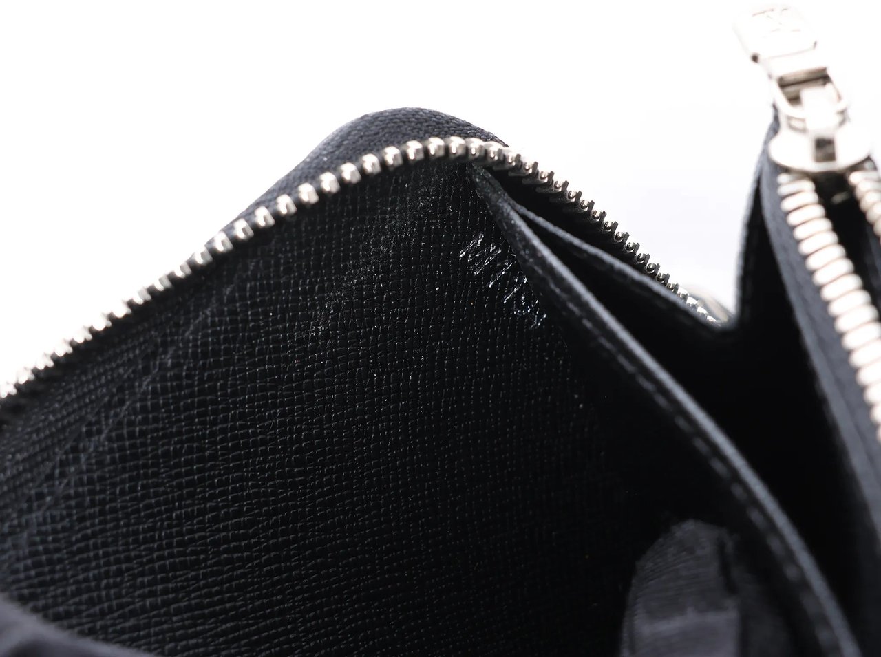 Louis Vuitton Zippy Epi Electric Wallet in Black M6007N Zwart