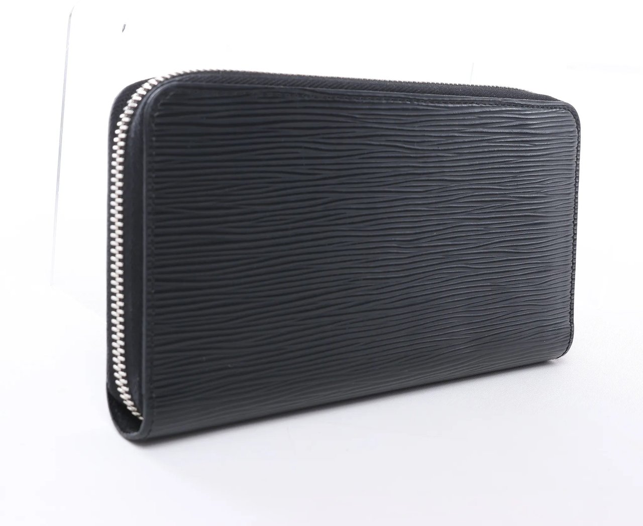 Louis Vuitton Zippy Epi Electric Wallet in Black M6007N Zwart