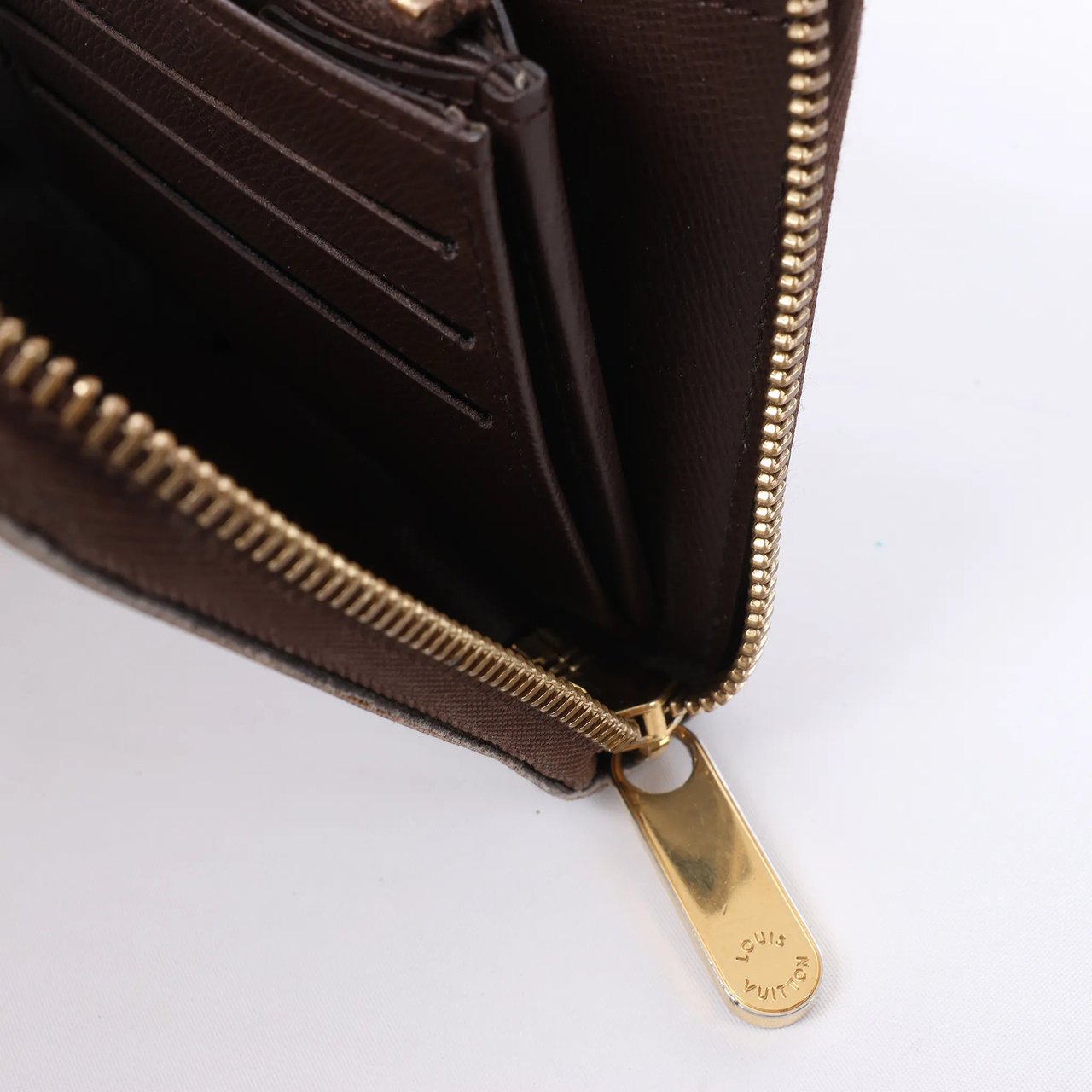Louis Vuitton Zippy Damier Ebene Wallet in Brown N60003 Bruin