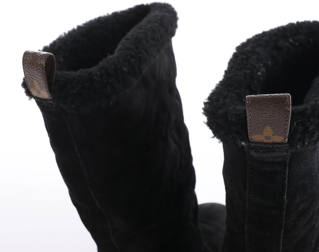 Louis Vuitton Breezy line 19-year Monogram Suede x Sheepskin Boots in Black CL0169, Size 38 EU Zwart