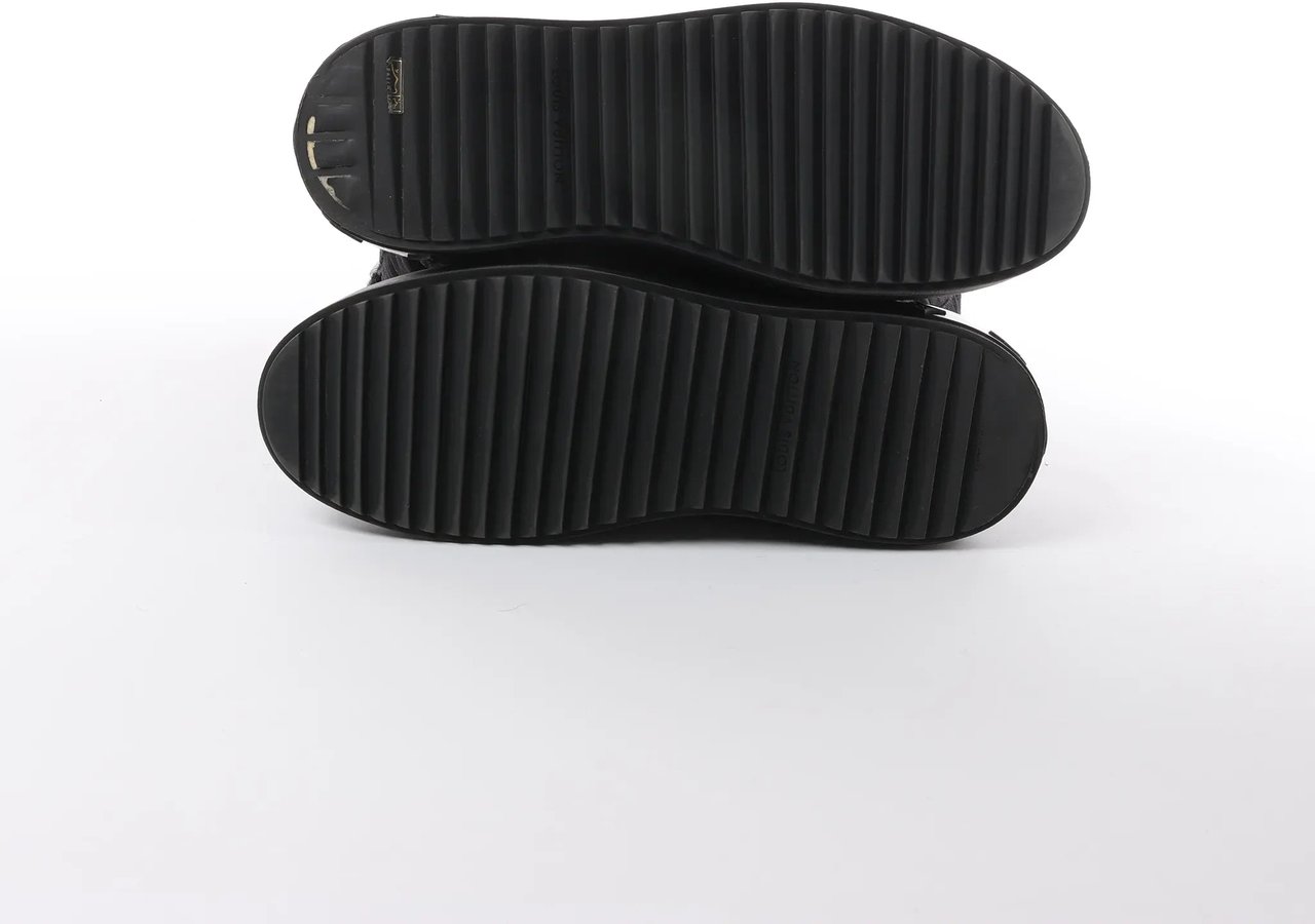 Louis Vuitton Breezy line 19-year Monogram Suede x Sheepskin Boots in Black CL0169, Size 38 EU Zwart