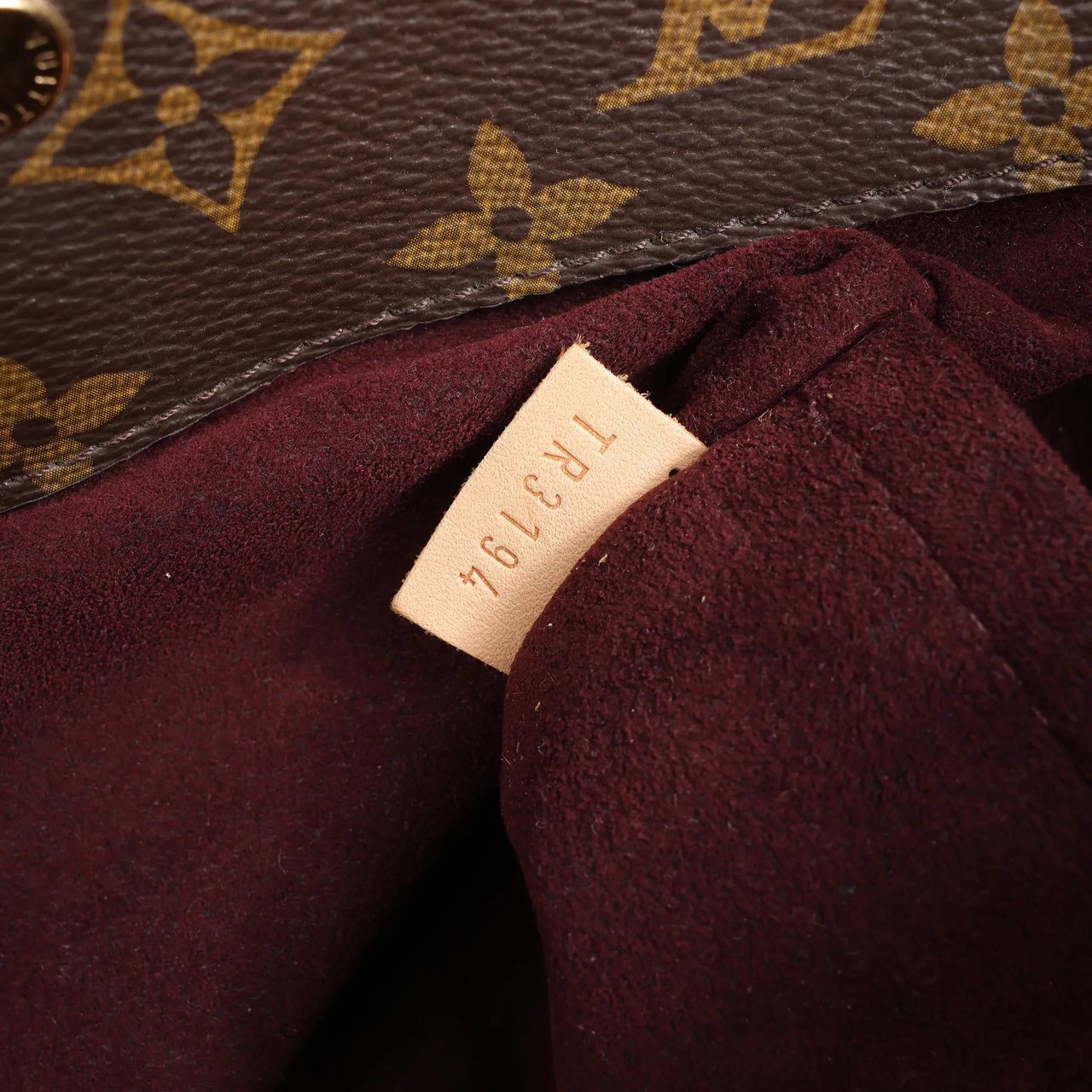 Louis Vuitton Montaigne GM Monogram Canvas Handbag in Brown Bruin