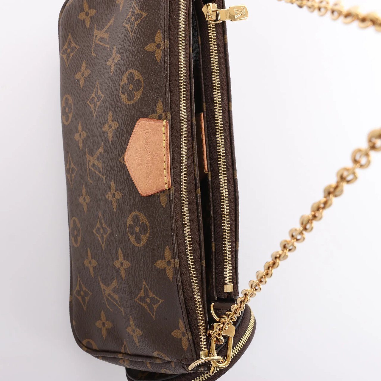 Louis Vuitton Multi Pochette Accessoires Monogram Canvas Handbag in Brown Bruin