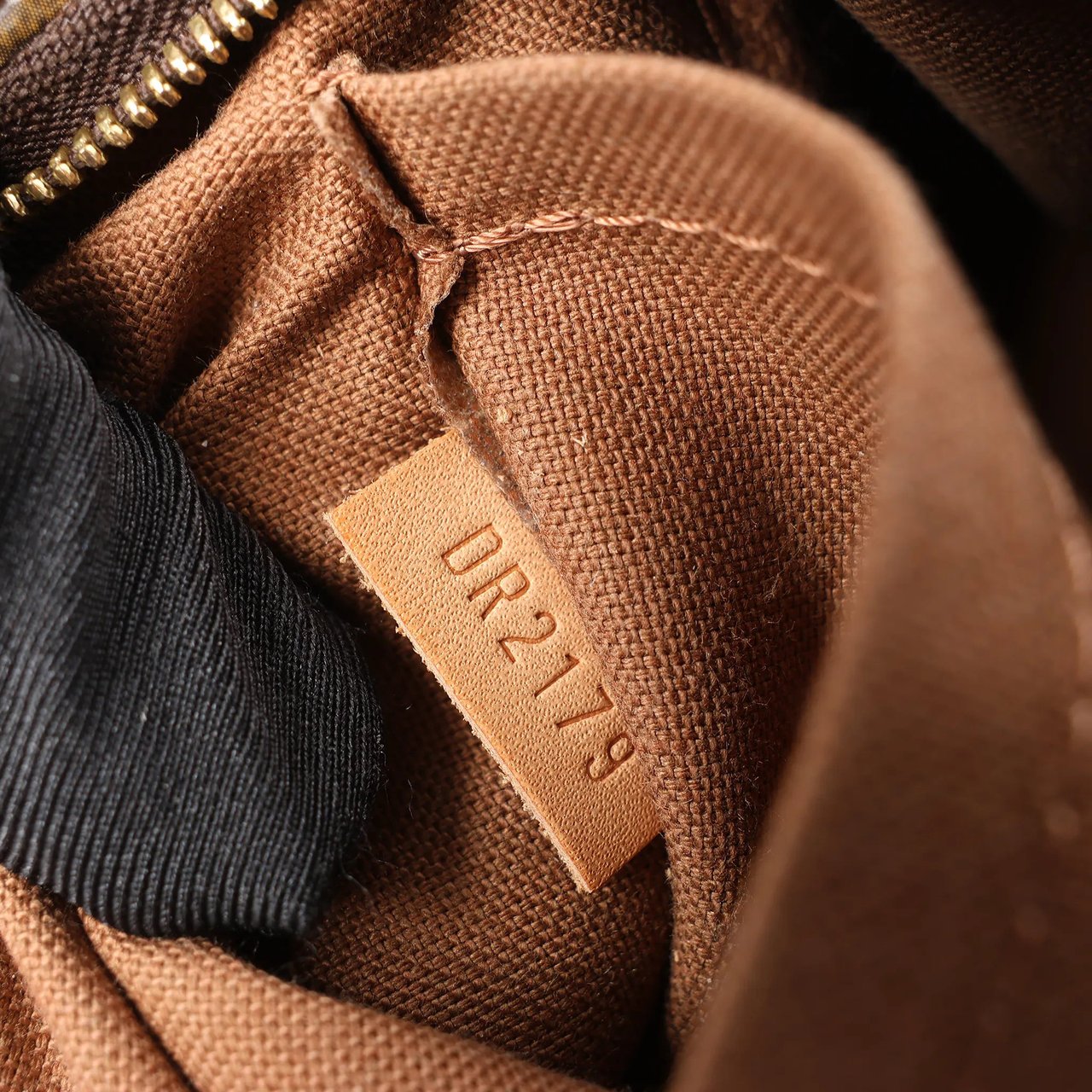 Louis Vuitton Multi Pochette Accessoires Monogram Canvas Handbag in Brown Bruin