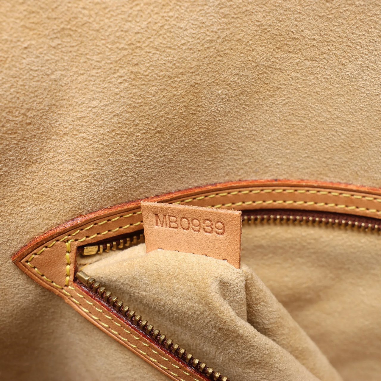 Louis Vuitton Babylone Classic Monogram Canvas Shoulder Bag in Brown M51102 Bruin
