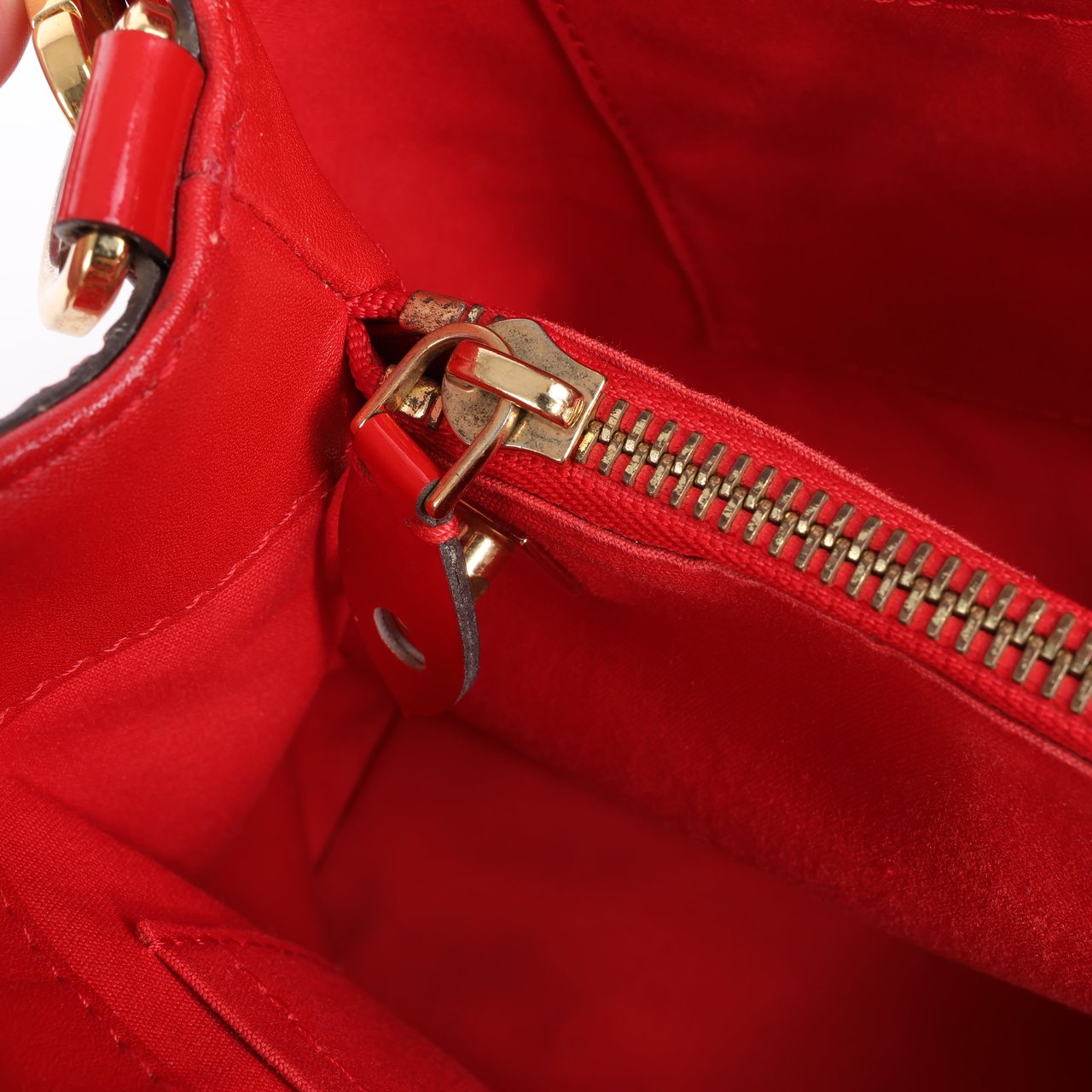 Louis Vuitton Vernis Montaigne BB Handbag in Red M50170 Rood