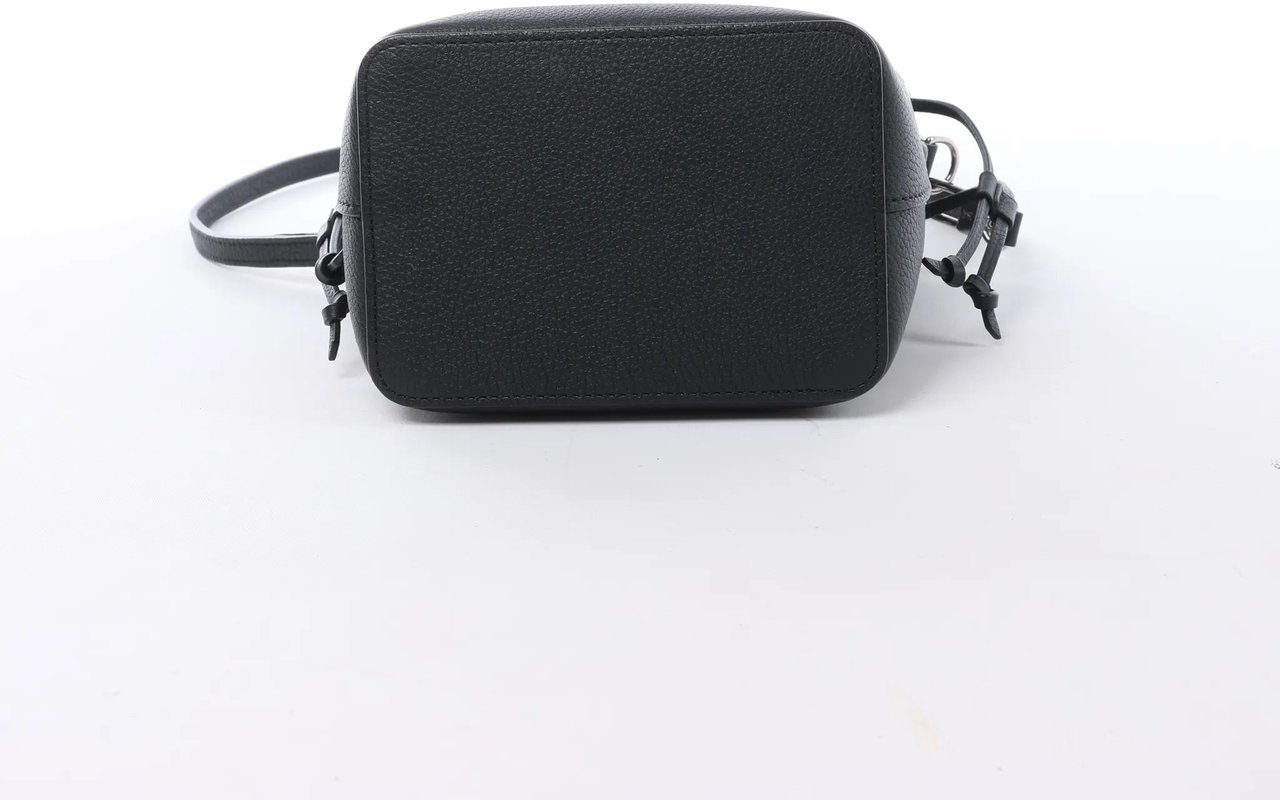 Louis Vuitton LockMe Shoulder Bag in Black Zwart