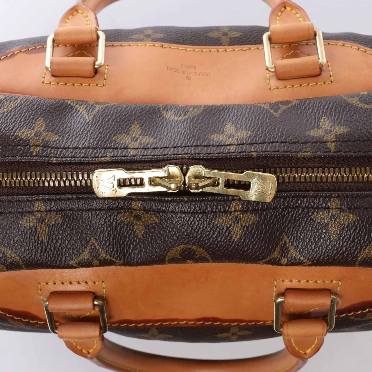 Louis Vuitton Deauville Monogram Canvas Handbag in Brown M47270 Bruin