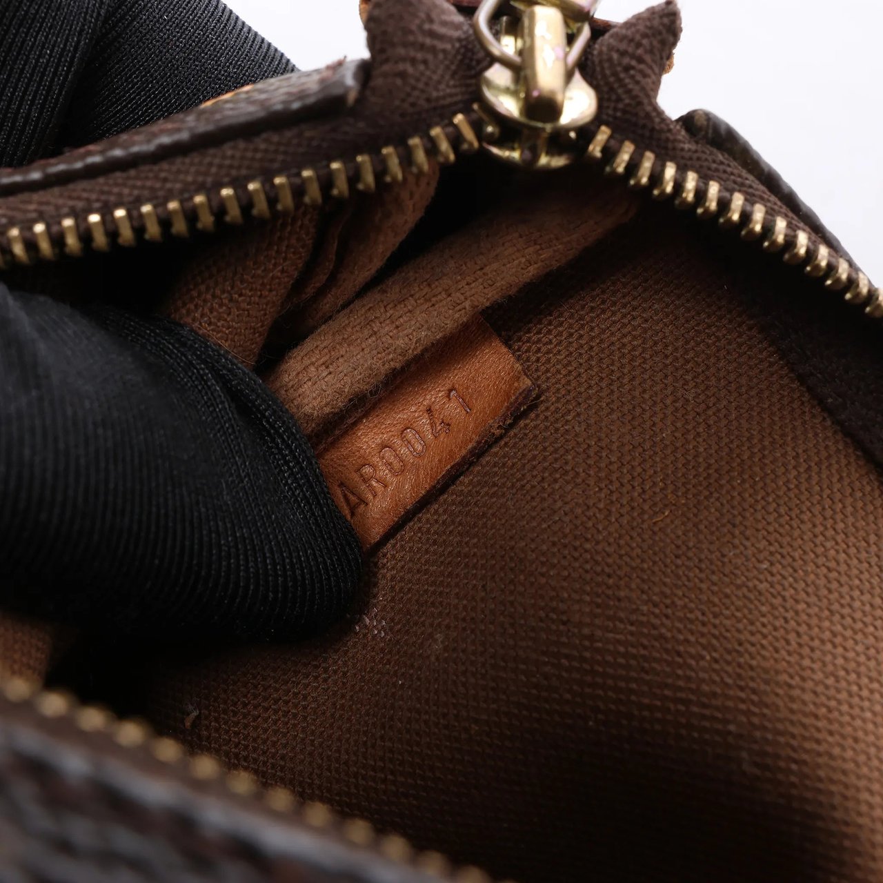 Louis Vuitton Pochette Accessoire Monogram Graffiti Handbag in Brown M92193 Bruin