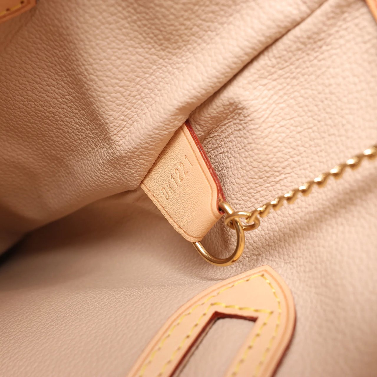 Louis Vuitton Bucket GM Monogram Canvas Shoulder Bag in Brown M42236 Bruin