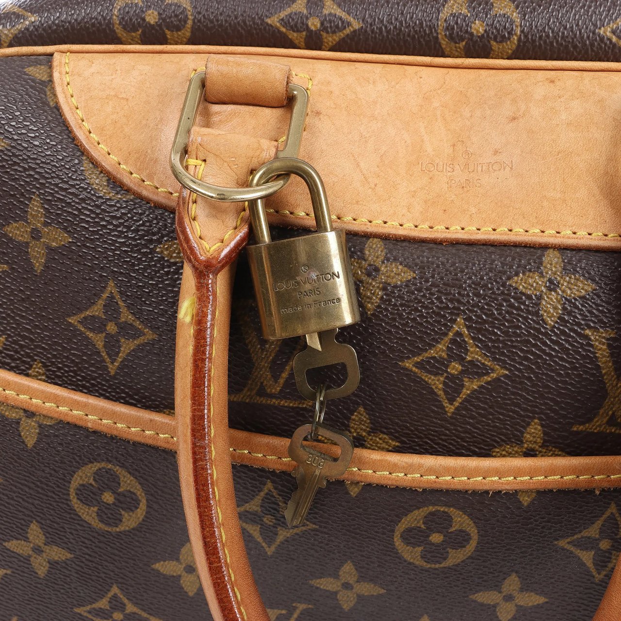 Louis Vuitton Deauville Monogram Canvas Handbag in Brown M47270 Bruin
