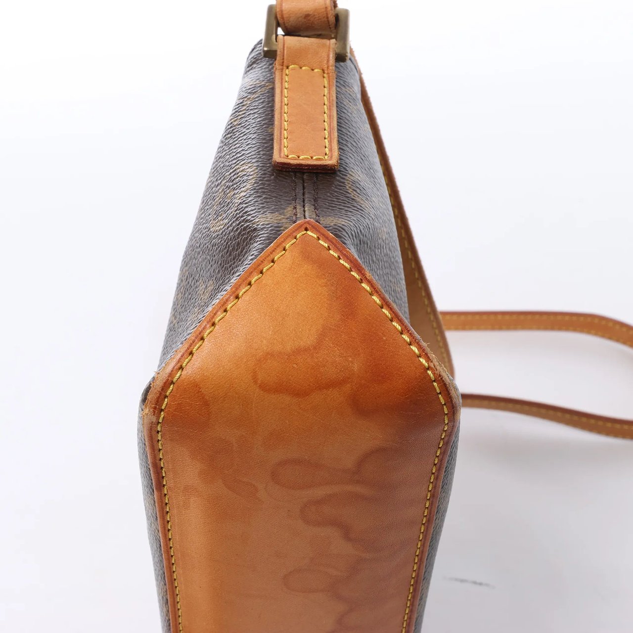 Louis Vuitton Trotteur Monogram Canvas Crossbody Bag in Brown M51240 Bruin