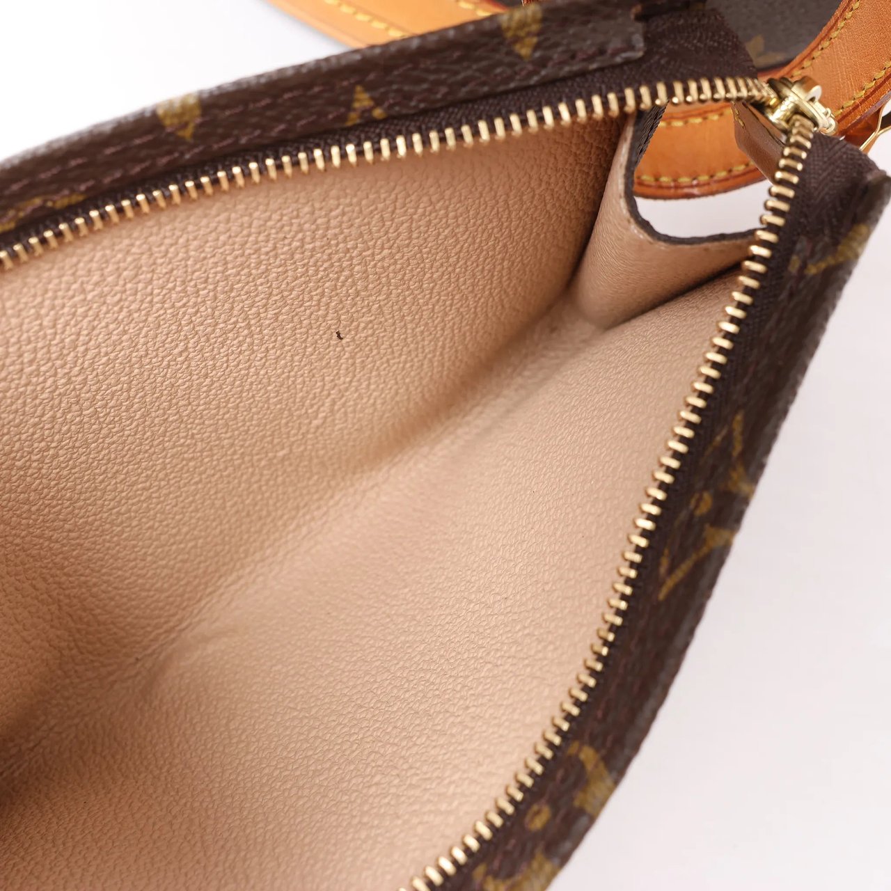 Louis Vuitton Bucket PM Monogram Canvas Shoulder Bag in Brown M42238 Bruin