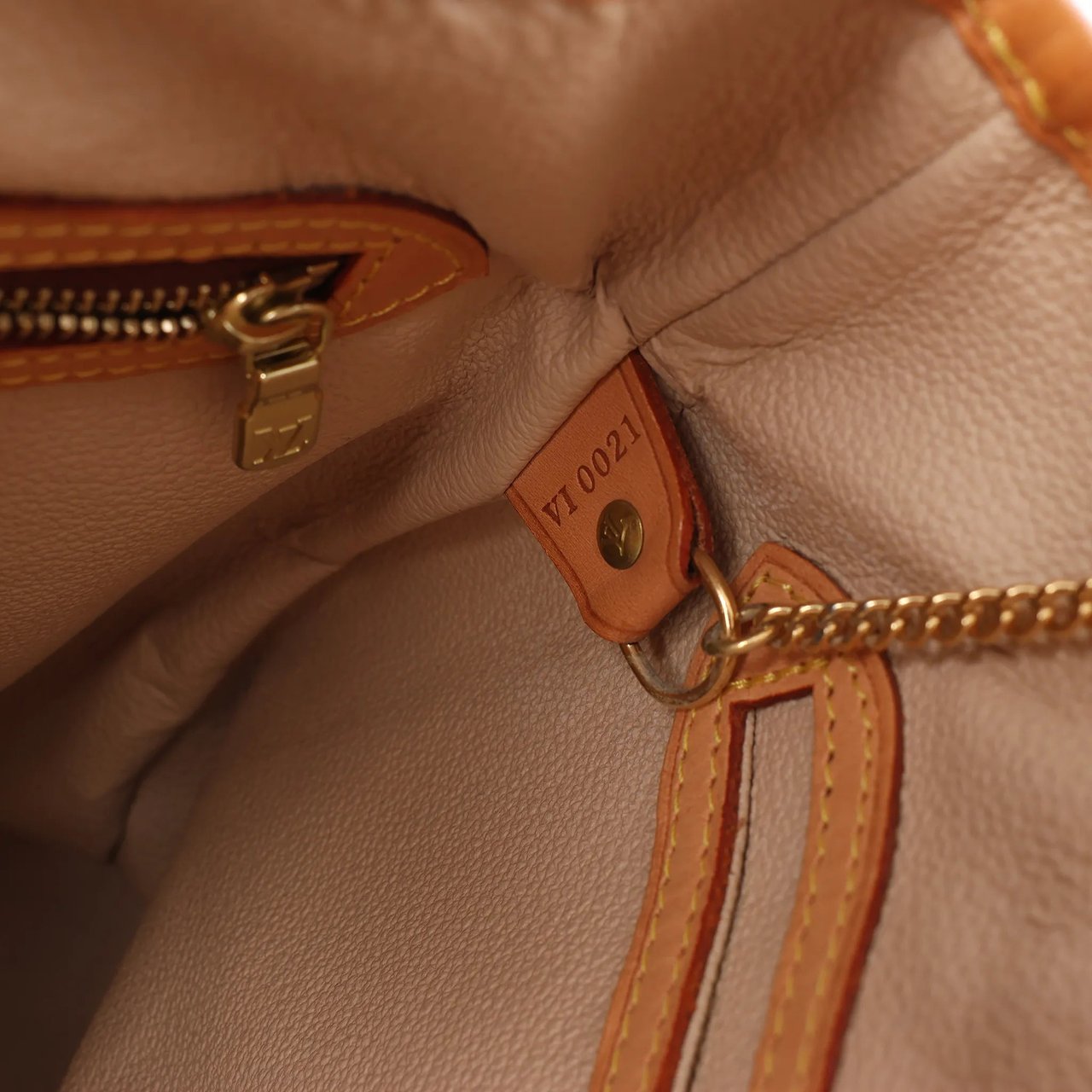 Louis Vuitton Bucket PM Monogram Canvas Shoulder Bag in Brown M42238 Bruin