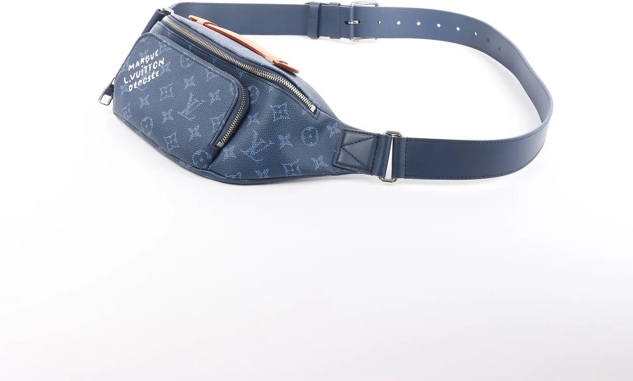 Louis Vuitton Rush Monogram Heritage Belt Bag in Blue M26821 Blauw