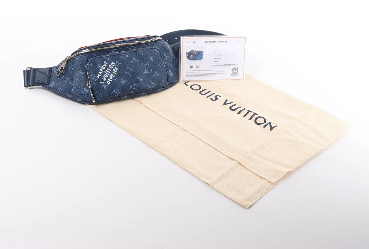 Louis Vuitton Rush Monogram Heritage Belt Bag in Blue M26821 Blauw