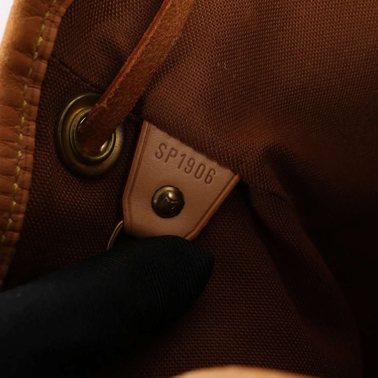 Louis Vuitton Monogram Canvas Montsouris Vintage Mini Backpack M51137 Bruin
