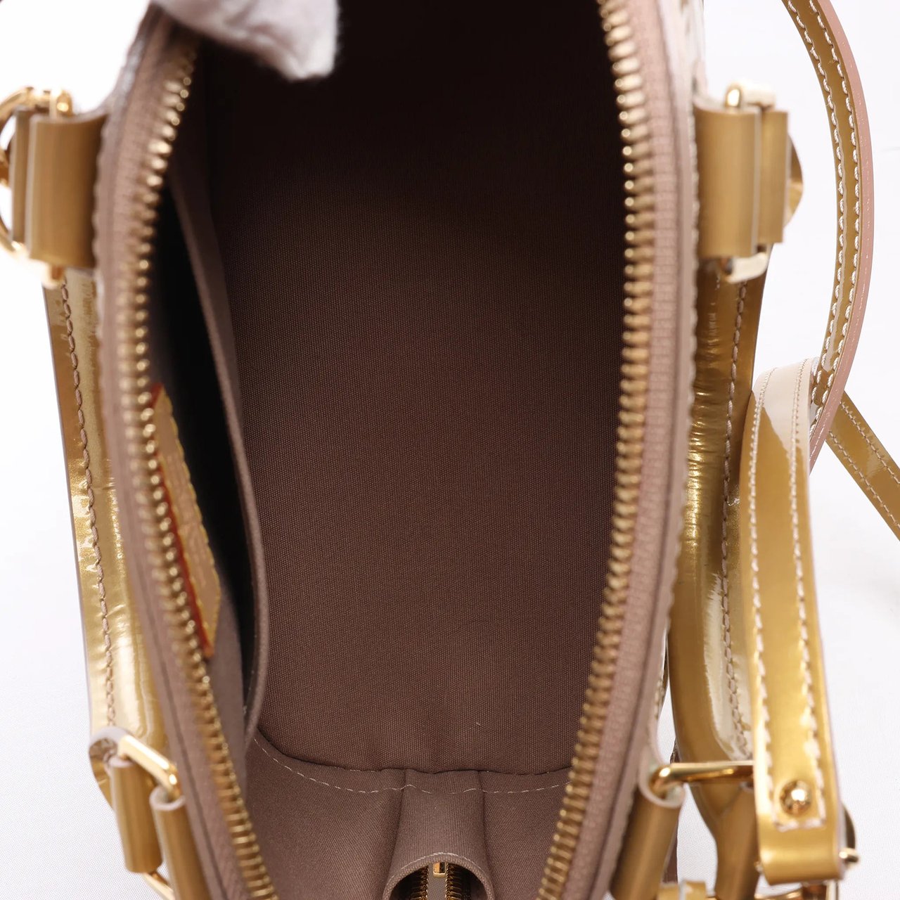 Louis Vuitton Alma BB Monogram Vernis 2Way Handbag in Gold M91677 Goud