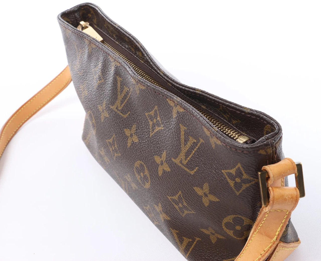 Louis Vuitton Trotteur Monogram Canvas Crossbody Bag in Brown M51240 Bruin