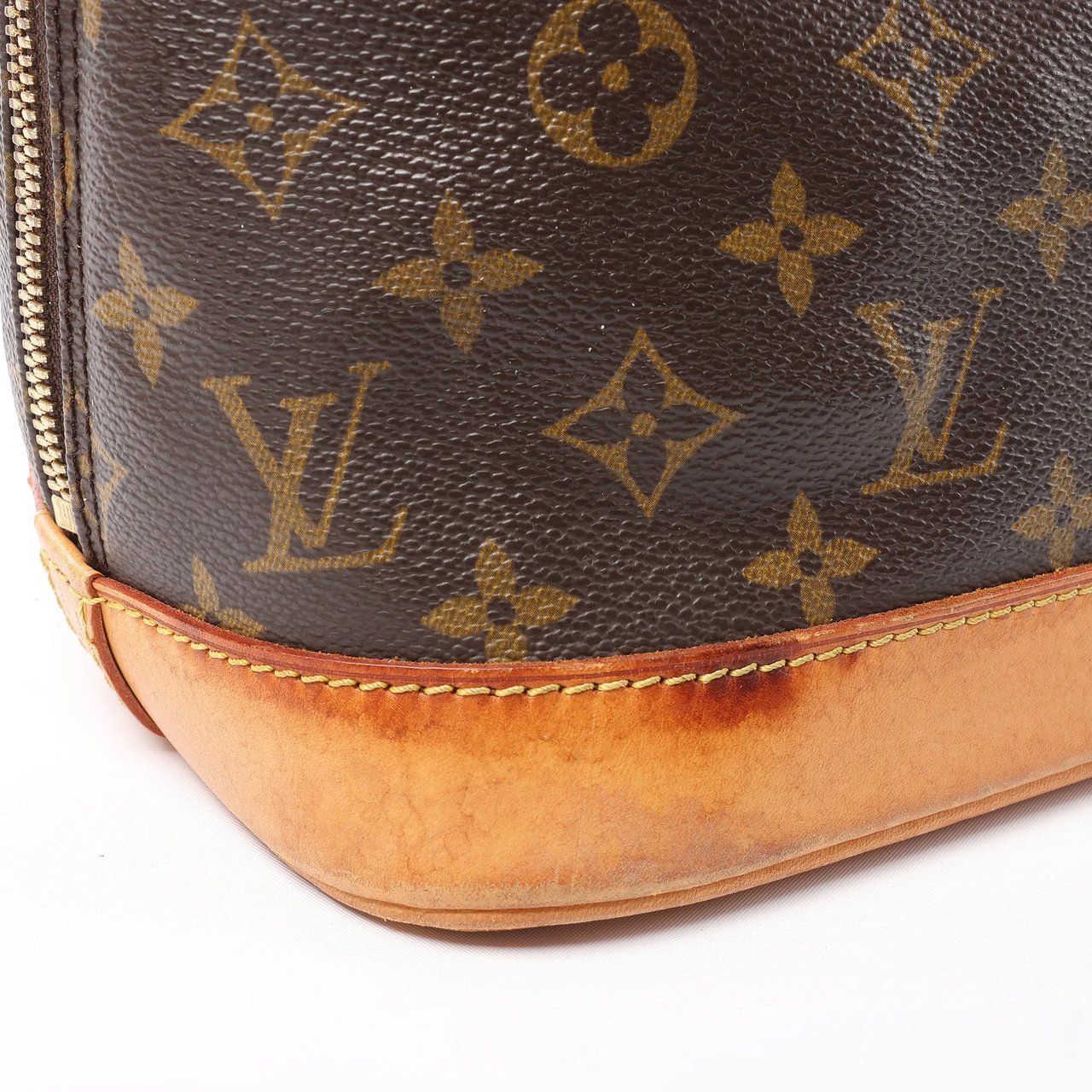 Louis Vuitton Alma PM Monogram Canvas Handbag in Brown M51130 Bruin