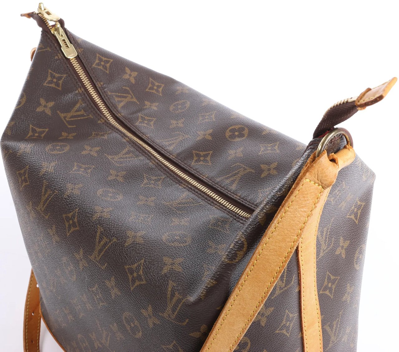 Louis Vuitton Amfar Vanity Three Monogram Canvas Shoulder Bag in Brown M47275 Bruin