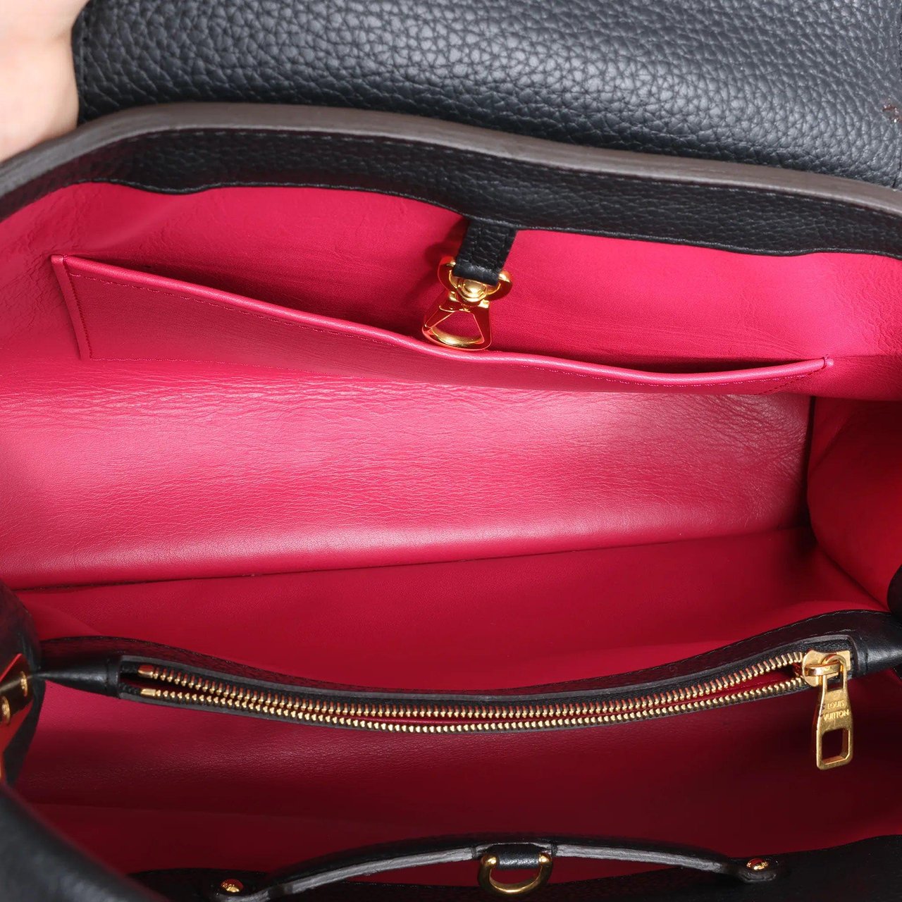 Louis Vuitton Capucines MM Parnassea Handbag in Black M48864 Zwart