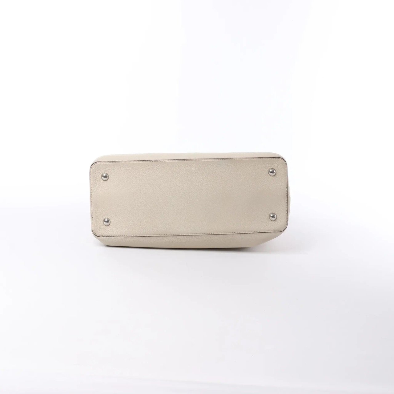 Louis Vuitton Capucines GM Taurillon Leather Handbag in Beige Beige