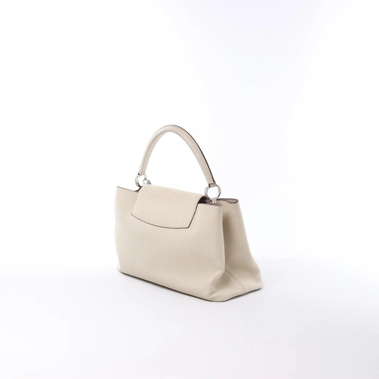 Louis Vuitton Capucines GM Taurillon Leather Handbag in Beige Beige