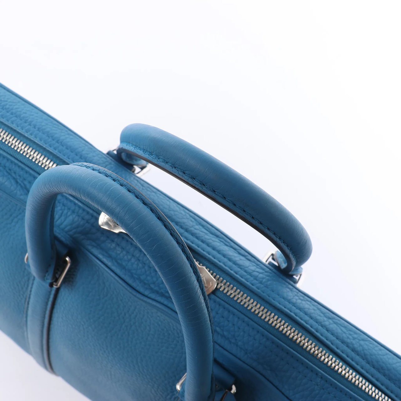 Louis Vuitton Porte Documents Voyages Cuir Taurillon Handbag in Blue M56000 Blauw