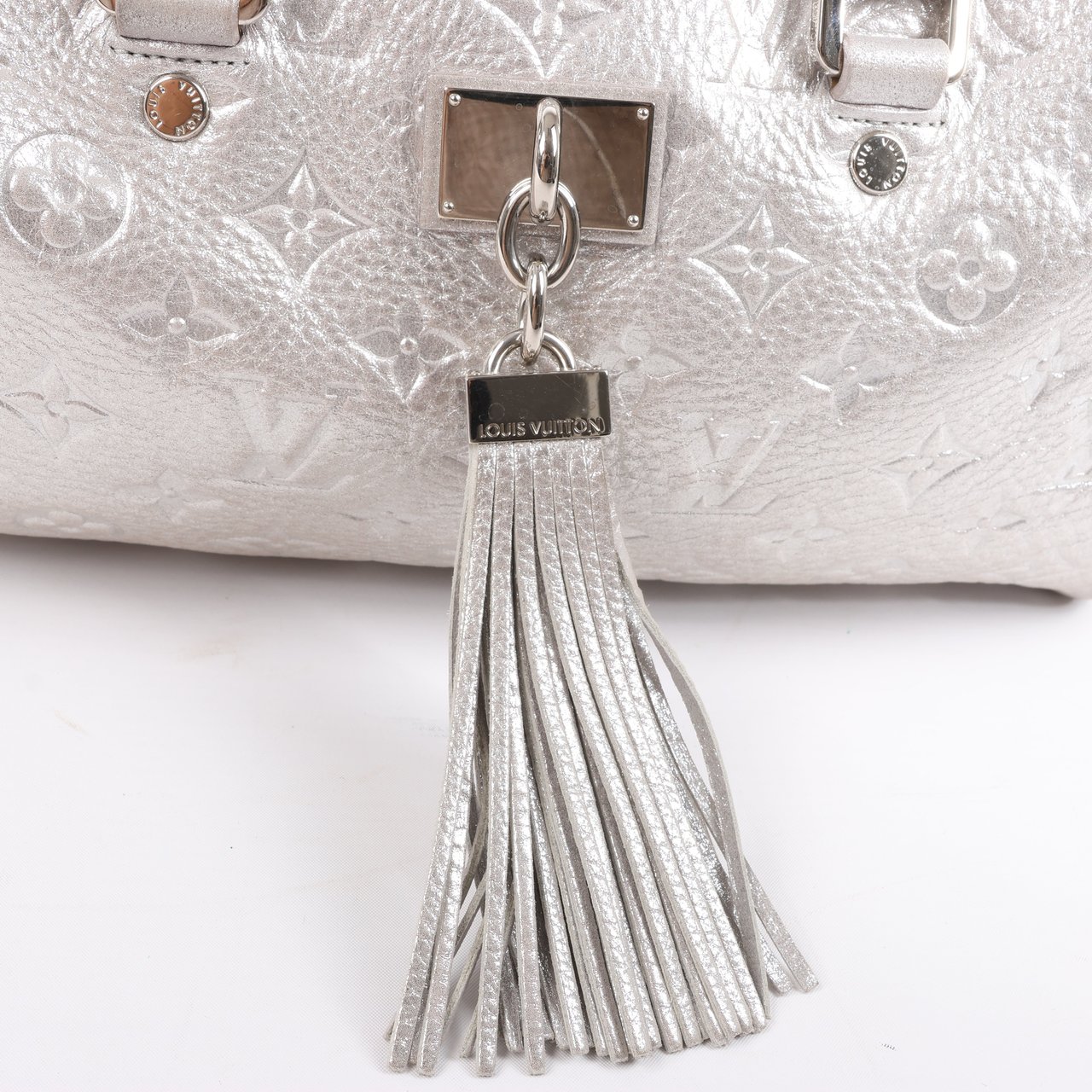 Louis Vuitton Comete Limited Edition Monogram Shoulder Bag in Shimmer Silver Zilver