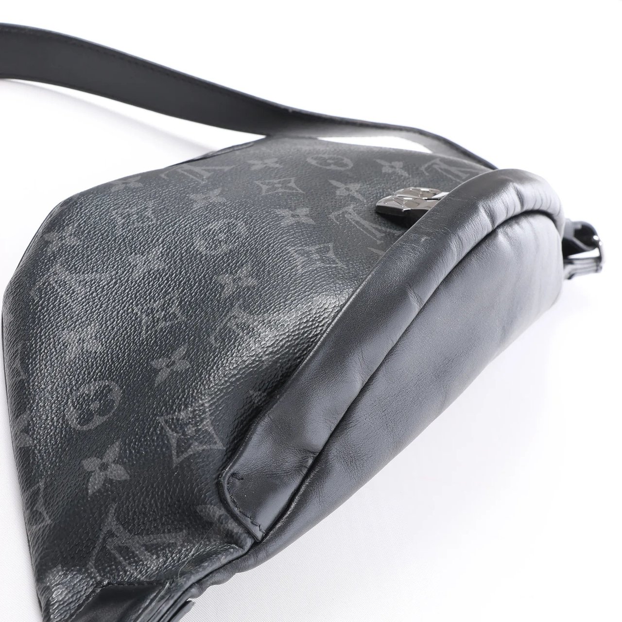 Louis Vuitton Bum Bag PM Discovery Monogram Eclipse Crossbody Bag in Black M46035 Zwart