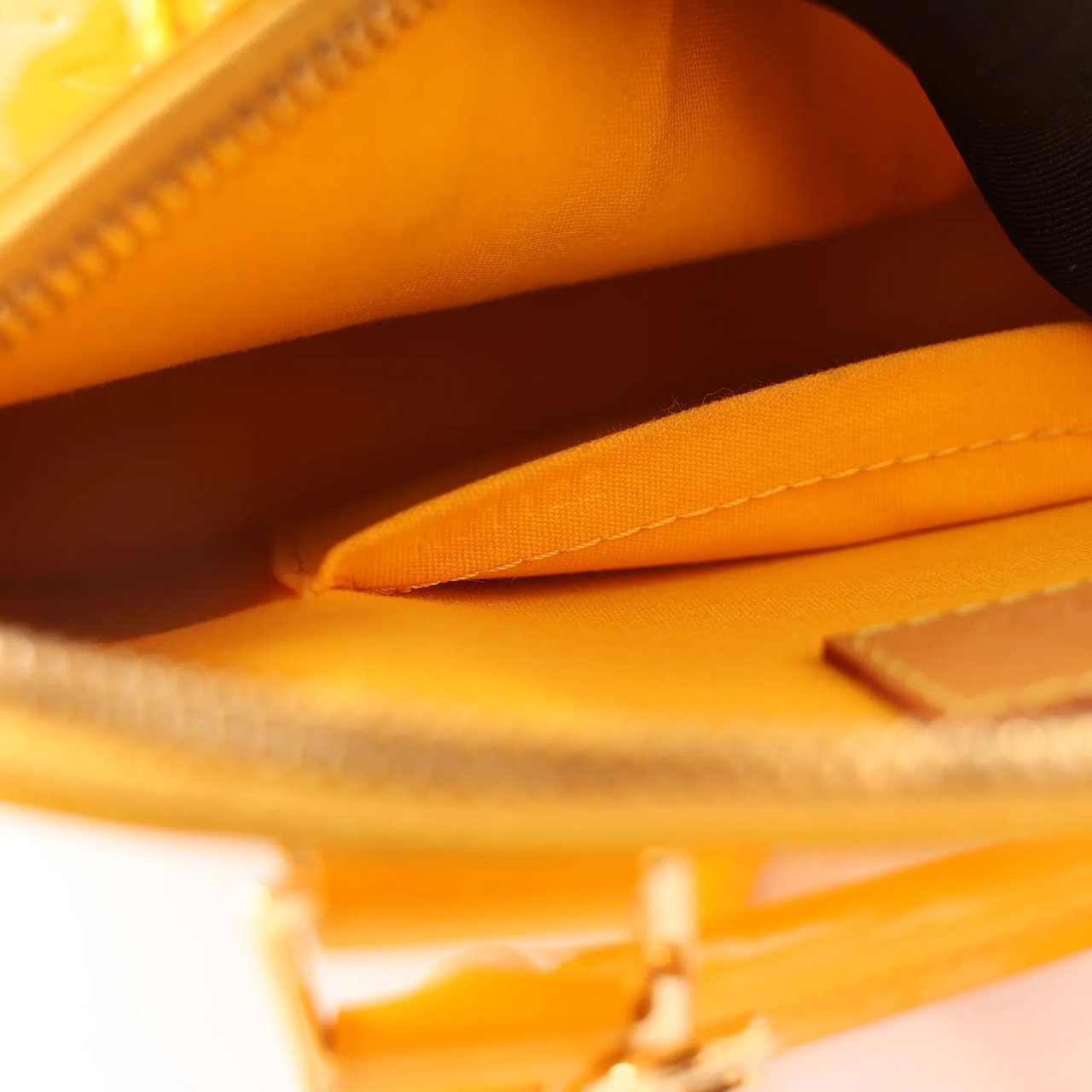 Louis Vuitton Alma BB Monogram Vernis 2Way Handbag in Yellow M91697 Geel