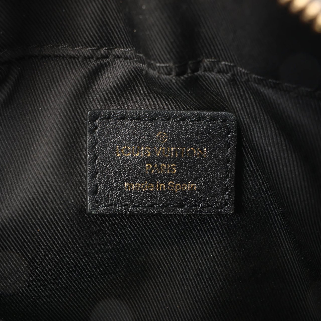 Louis Vuitton Saintonge Monogram Canvas Crossbody Bag in Brown x Black M43555 Bruin