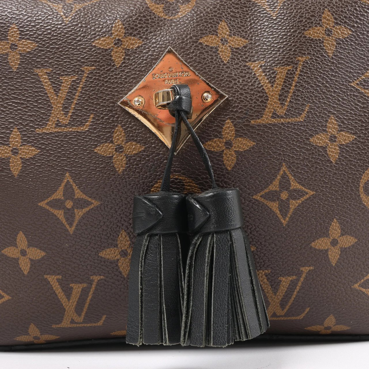Louis Vuitton Saintonge Monogram Canvas Crossbody Bag in Brown x Black M43555 Bruin