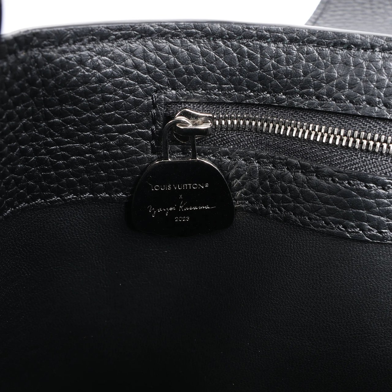 Louis Vuitton x Taurillon Capucines MM 2Way Handbag in Black M21663 Zwart
